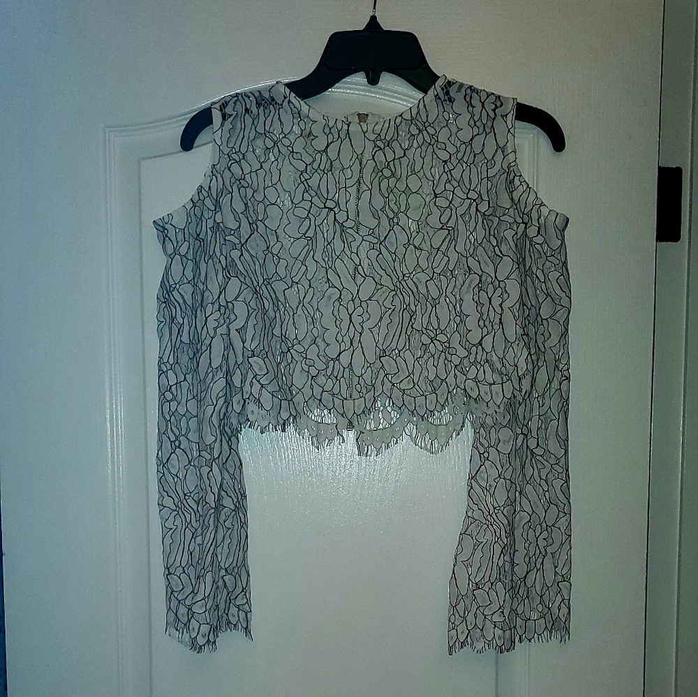 Lace cold shoulder crop top